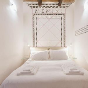 Camera economica con letto king size